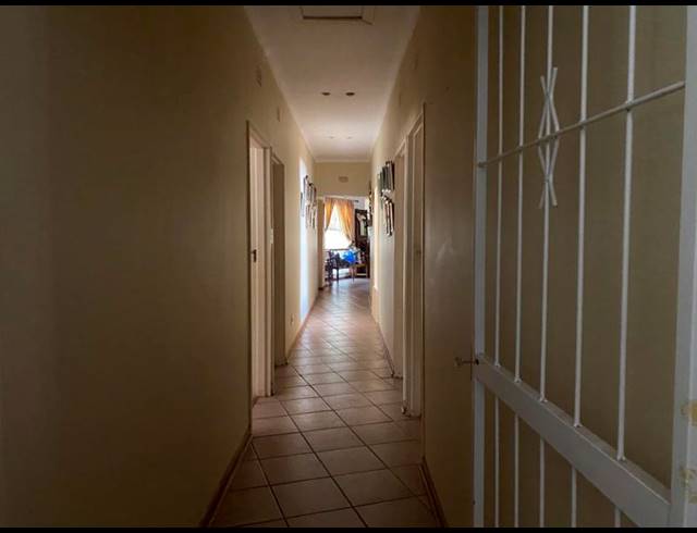 4 BEDROOM HOUSE FOR SALE IN CHROOM PARK